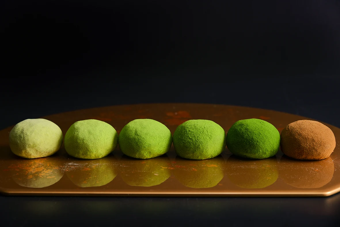 GRANCHA の大和茶大福 — 大和茶の濃淡で風味を変えた 6 種の大福